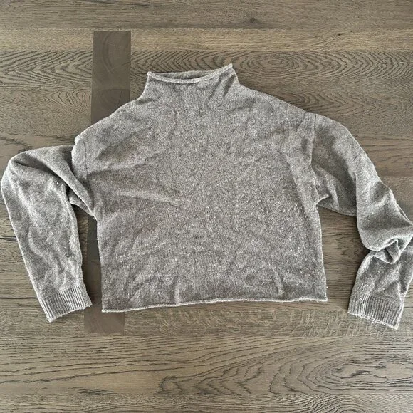 Reformation Cropped CashmereTurtleneck Sweater - Cocoa - Size XS - Picture 3 of 5